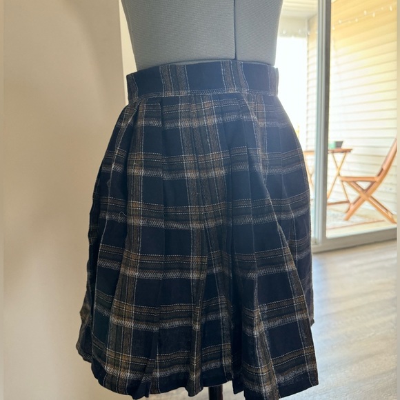 Plaid skirt - Picture 2 of 3